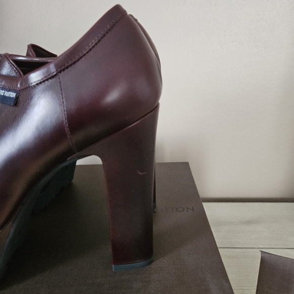 Vuitton shoes - Picture 6 of 7